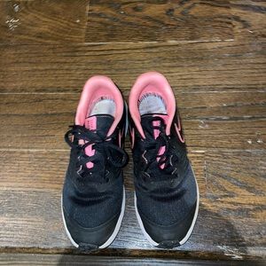 Girl's Star Runner sneakers size 4